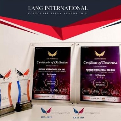 purple and peach photo freelance writer portfolio website (1)