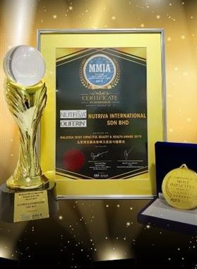 purple and peach photo freelance writer portfolio website (2)